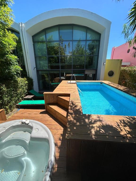 Piscina no Palmela Village Resort